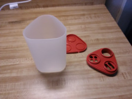 tupperware shake shake shaker - $12.30