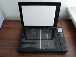 Epson Perfection V200 Photo Flatbed USB Scanner - $451.86 MXN
