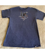 Boys Glenwood Hot Springs Black Bear Tree Boots Blue Short Sleeve Shirt 8 - $5.39