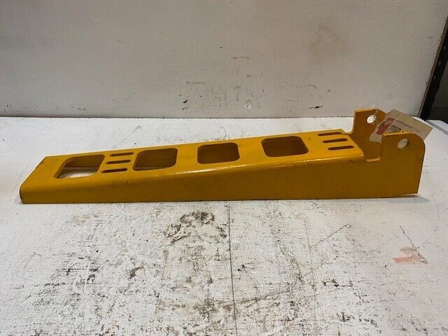 IR Walkway Bracket, Yellow 20327409 | 04712-631-00 22-1/2&quot; Long 4-1/4&quot; Wide - $94.99