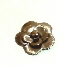 Vintage Silver Plated Flower Shaped 1 3/4&quot; Brooch Dress Clip Style - £7.85 GBP