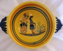 Quimper Henriot Yellow Breton Man Pantaloons Bowl 86 With Blue Lugged Handles - £22.42 GBP