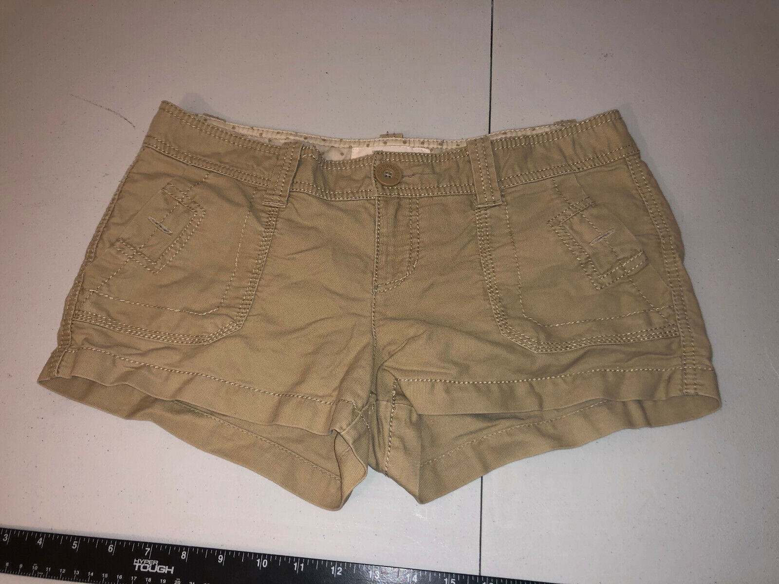 Pre- owned Women Girls Original Aeropostale Tan beige short Shorts 7/8 - $38.69
