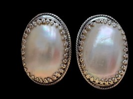 Vintage MOP Mother Of Pearl whiting &amp; davis co mesh bags Clip-on earrings - £15.86 GBP