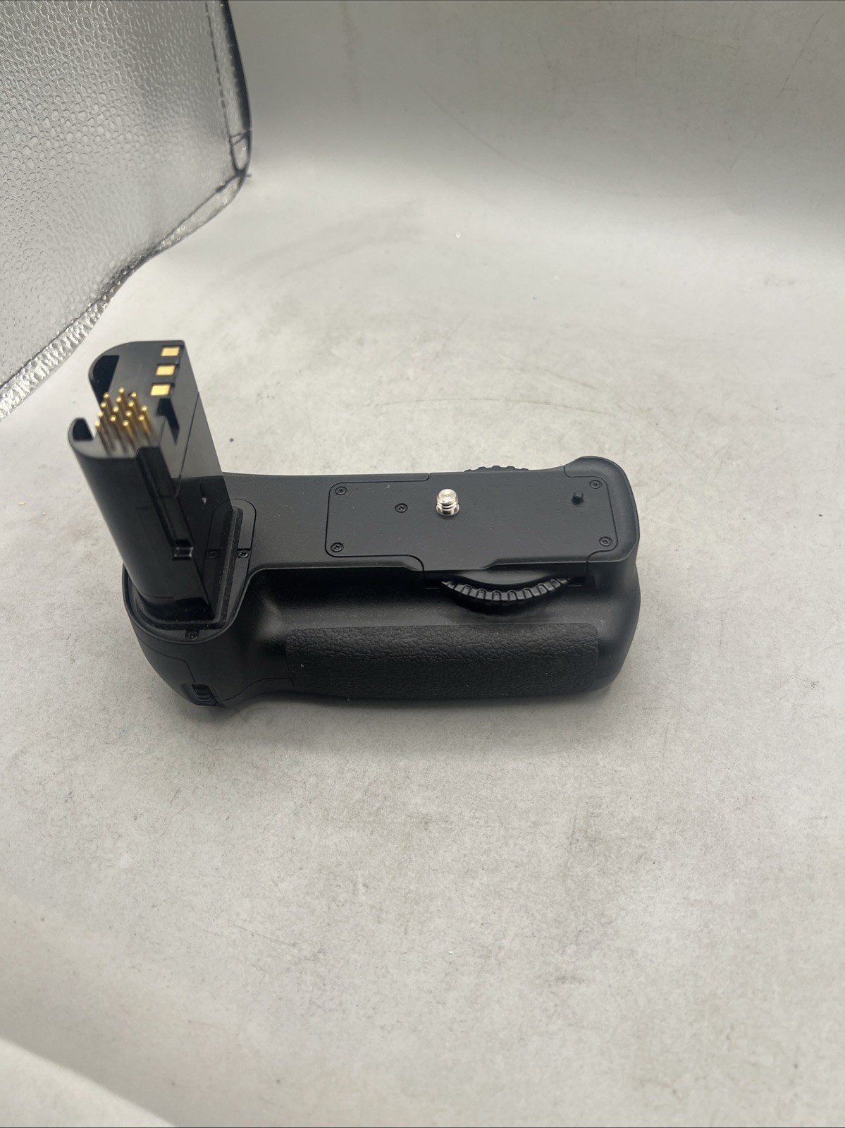 Nikon MB-D200 Battery Pack Grip for Nikon D200 DSLR Camera MBD200 C90 - $36.62