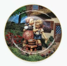 M.I. Hummel Little Companions Collector Plate Squeaky Clean Danbury Mint - £7.60 GBP