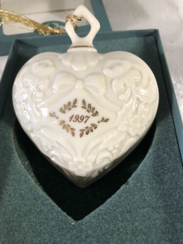Vintage New 1997 Lenox Christmas Ornament Puffy Heart W/Box & Foam Made In USA! - £8.88 GBP
