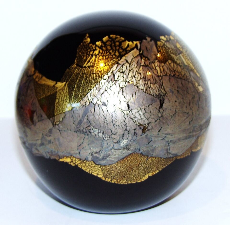 STUNNING ISLE OF WIGHT ART GLASS AZURENE BLACK &amp; GOLD 3 1/2&quot; PAPERWEIGHT - $98.99
