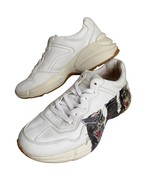 Authenticity Guarantee

Gucci Feline Head Tiger Rhyton Sneakers Size 10 - $6,396.65 MXN