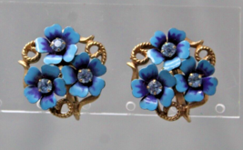 Avon Blue Flower Rhinestone Gold Tone Vintage Clip On Earrings - £7.52 GBP
