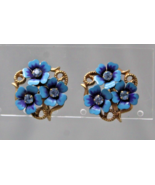 Avon Blue Flower Rhinestone Gold Tone Vintage Clip On Earrings - £7.53 GBP