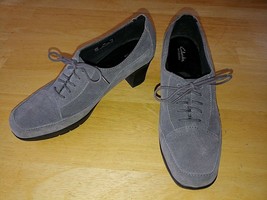 CLARKS BENDABLES LADIES GRAY SUEDE LEATHER LACE-UP 2 5/8&quot; HEEL CASUAL SH... - $17.75