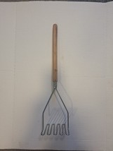 Vtg Extra Large Potato Masher – 24&quot; Industrial Kitchen Tool, Cooking Res... - $226.96 MXN