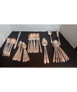 WM Rogers &amp; Son&#39;s International Silver Plated Rose Flatware Set - 44 Pieces - $1,419.64 MXN