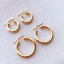 Very Light 18k Gold Filled Medium Thick Selena Hoop Earrings 15mm, 22mm, Gold Ho - £5.53 GBP+