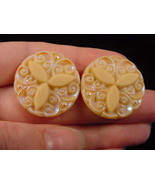(EE-206-C) 1&quot; Vanilla flower swirl scrolled Czech glass clip earrings - £18.36 GBP