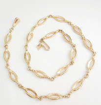 Vintage Sarah Coventry Oval linked Necklace Textured Gold Tone Signed Hang Tag - £13.54 GBP