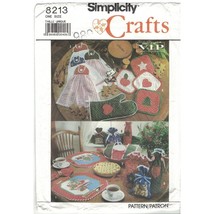 Simplicity 8213 0608 Christmas Apron, Oven Mitts, Placemats Pattern Uncut Vtg - £7.04 GBP