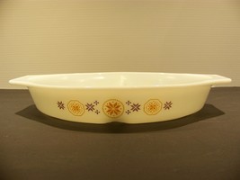 Pyrex Town &amp; Country 1.5 qt Divided Dish - £17.92 GBP