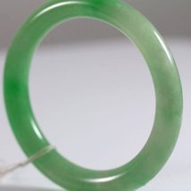 VINTAGE JADE GREEN BANGLE BRACELET 8MM - SZ VERY SMALL W/ TAG - $21,476.77 MXN
