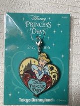 Tokyo Disneyland Princess Day Accessory Charm 2006.2.7 - $479.16 MXN