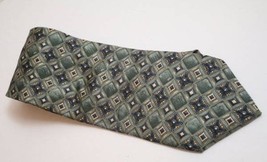 Bill Blass Men&#39;s Neck Tie Green diamond shapes 100% Silk - $11.85
