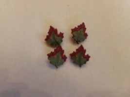 Novelty Button (new) 7/8&quot; (4) Maple Fire /Red, Green - $4.14