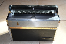 Vintage Zenith TRANS-OCEANIC Royal 1000-D Radio Attic Find As Is Untested 515A2 - $185.00