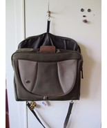 American Tourister Garment Bag With Shoulder Strap 22&quot; When Folded Green - $498.07 MXN