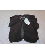 Barefoot Dreams CozyChic Throw Blanket in Espresso 54”x72” - $1,899.29 MXN