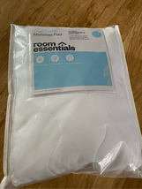 Mattress pad full size waterproof - $24.75