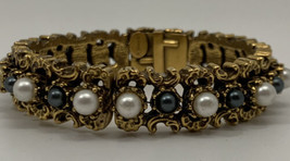 Jeanne Signed Clamper Bangle Gold Tone Hinged Bracelet Faux Gray &amp; White Pearls - £37.49 GBP