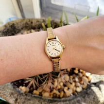 Vintage Swiss Benrus Dainty Gold Stretch Watch - £146.47 GBP