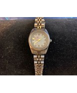 Vintage Ladies Walt Disney Peter Pan Tinker Bell Wrist Watch Pre-Owned U... - $29.57 CAD