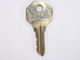 VINTAGE YALE KEY BRASS REPLACEMENT KEY FOR YALE LOCK # HX 252 - $8.90