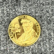 VTG ELVIS PRESLEY Gold 1.5” Coin Grand Casino ‘98 Anniversary Elvis As K... - $16.97