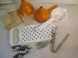 Assorted Kitchen NUT CRACKER Gadgets supplies Cooking, Baking Dining - $8.90