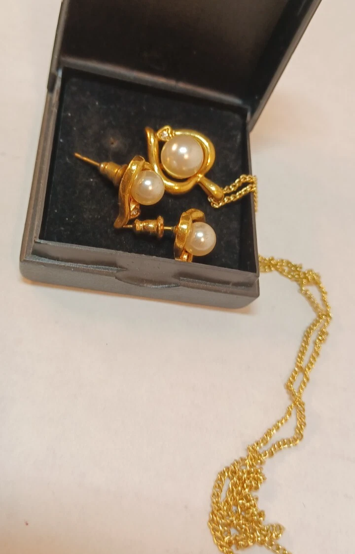 Pearl Earrings + Necklace with box -NEW- Shipping with Tracking - $29.09