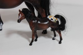 HTF Vintage 1988 Grand Champions Marchon Brown Horse Family Mom Baby pon... - £23.32 GBP