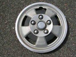 One aftermarket accessory 1971 Volkswagen Beetle 15 inch hubcap wheel cover - £11.00 GBP