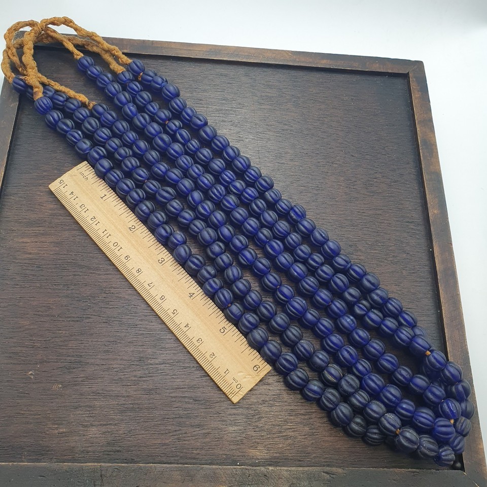BELLE PLAGE DE PERLES ANCIENNES AFRICAINES bleu cobalt vintage Item image 8