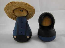 Handmade Hand Painted Wood Amish Man &amp; Woman Couple 2.5 &amp; 3&quot; tall WOODEN - £6.30 GBP