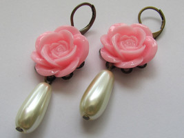 Flower Earrings Pink Earrings Rose Earrings Bridal Jewelry Marie Antoinette Sout - £11.07 GBP