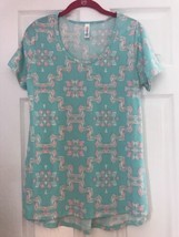 Lularoe women&#39;s Mint And Pink With Print Size Small Top - $8.91