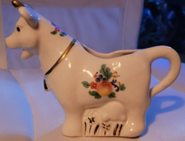 Vintage Cow Creamer Porcelain Flowers Peaches Berries Brunch Tea Party Cute - $552.28 MXN