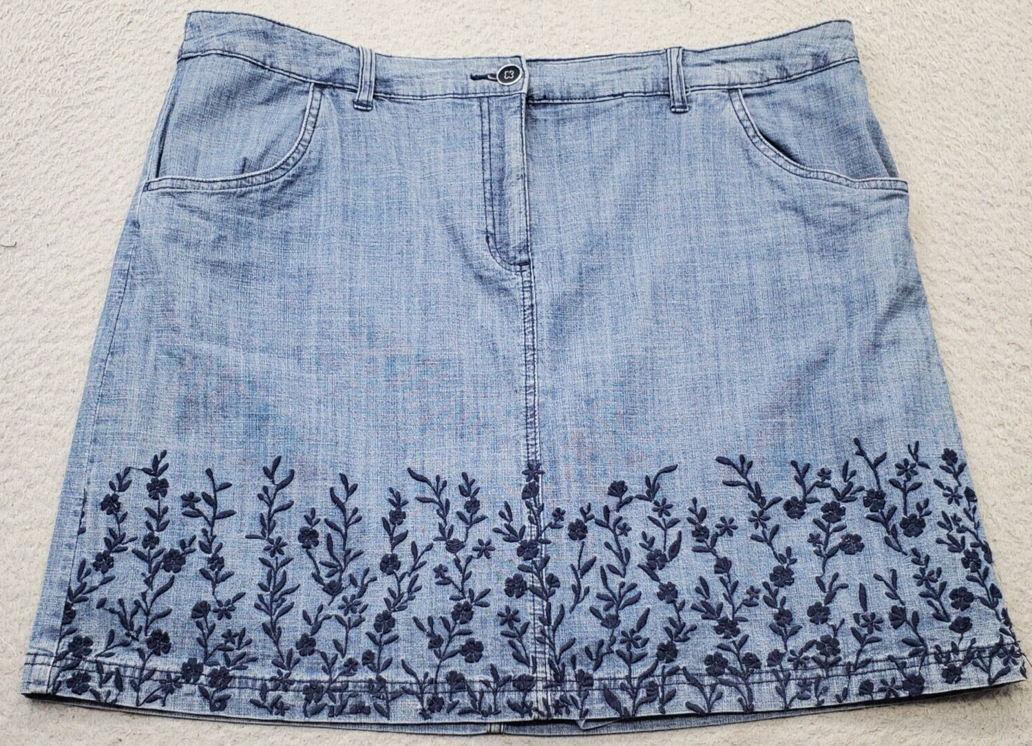 Womens Jean Skort Blue Denim Embroidered Floral Pockets Low Waist Comfor... - $21.20