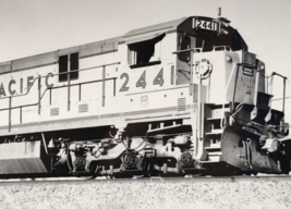 Union Pacific Railroad UP #2441 C30-7 Locomotive Train B&amp;W Photo Speer WY 1986 - £7.46 GBP