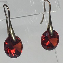 Red Rivoli Crystal Drop Gold Tone Pierced Earrings - £10.80 GBP