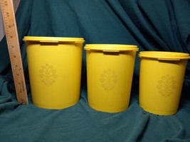 Vintage 3 Piece Yellow Round Tupperware Nesting Storage Containers - £27.94 GBP