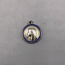 Vintage Mary en Relief Religieux Médaille - $34.58